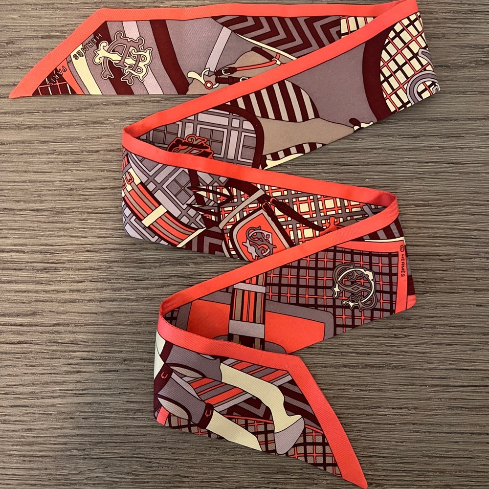 HERMES Silk Twilly —100% AUTHENTIC